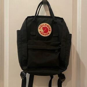 Fjallraven kanken mini in black